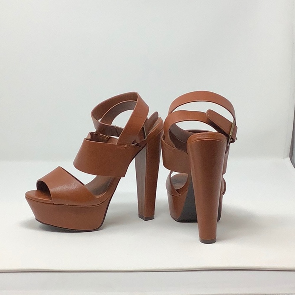 High heels - Picture 3 of 3
